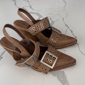 Jeffrey Campbell- buckled sling back mule velcrow clogs- Size 7.5 (tan).